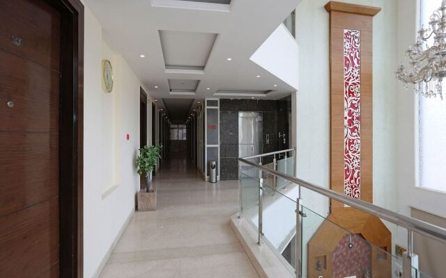 OYO 9532 Hotel Q-Cent