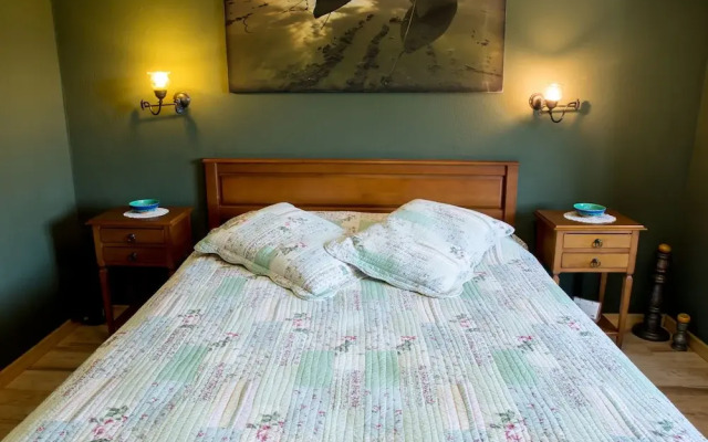 Important Group Villa Costa