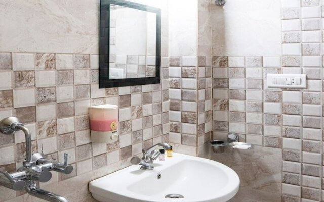 OYO 2690 Hotel Tampan