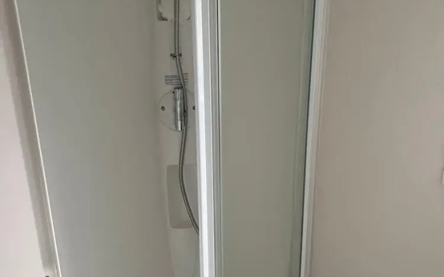 3 Bed Caravan - Sleeps 6 - Pets - 5 min to Beach