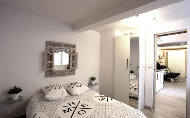GregBnb-com - T2 Ancien et moderne - PARKING INCLUS - 15min Gare