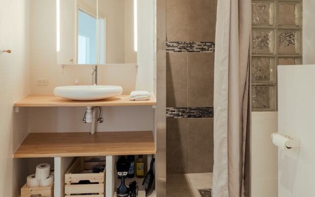 Delightful 2 Bedroom Apt | Balcony | Parking