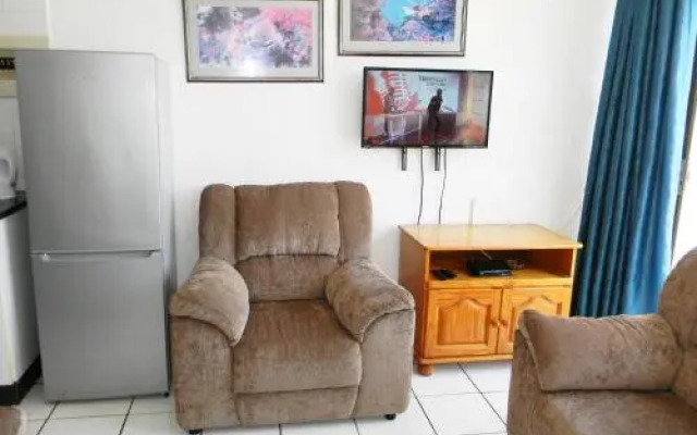 Dumela Margate Flat No 10