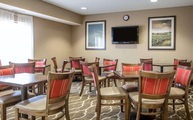 Comfort Inn Walcott near Davenport