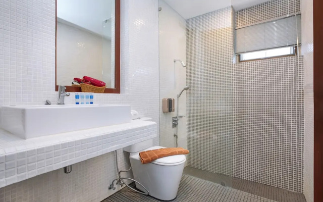 Designer 3BR Pool Access Villa Argent 8
