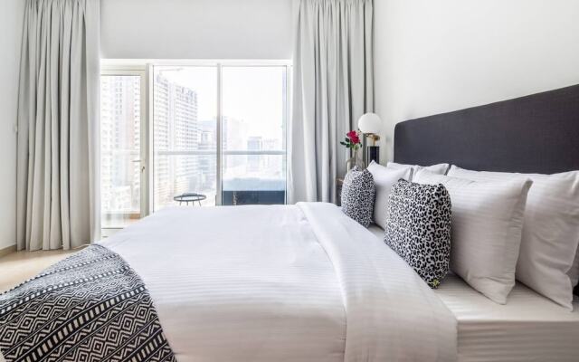 Modern Rustic Studio Apartment in Downtown Dubai