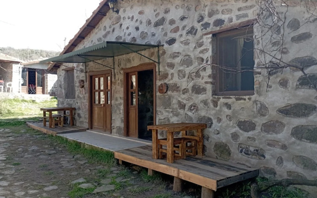 Thousand Ally Boutique