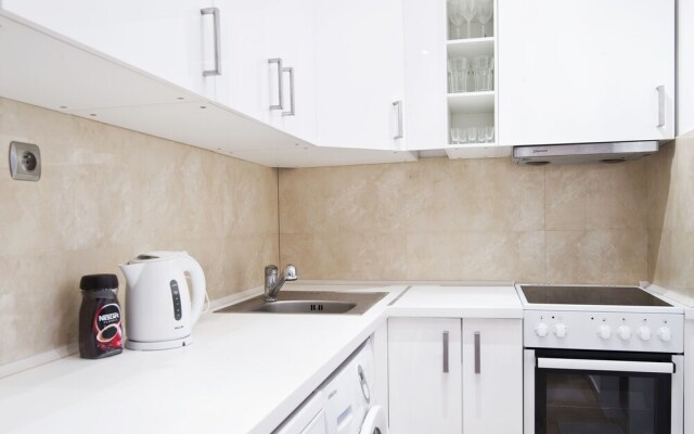 Goodnight Warsaw Apartments on Aleja Jana Pawla II 35