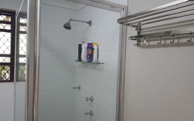 Gowrie Agapanthous - Hostel