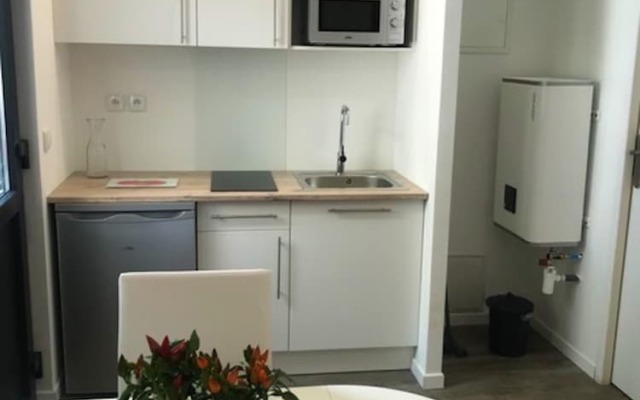 Studio in Rennes, With Enclosed Garden and Wifi