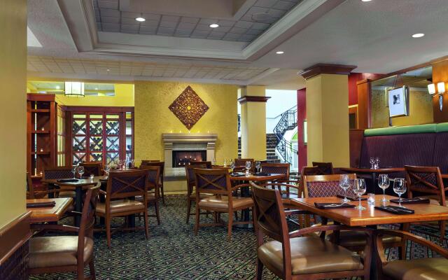 DoubleTree by Hilton Sonoma - Wine Country