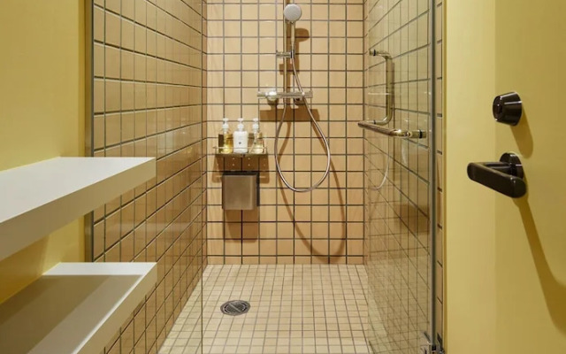 9h nine hours woman Shinjuku sleep lab