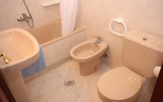 Apartment - 2 Bedrooms with Sea views - 102002