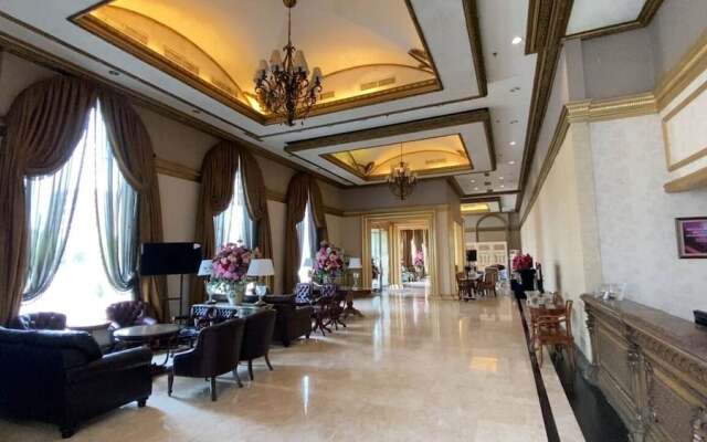 Grand Empire Palace Hotel