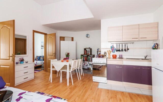 Beautiful Apartment in Vinjerac With 2 Bedrooms and Wifi
