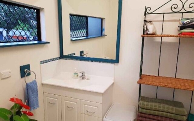 Froggy Hollow Holiday Cottage