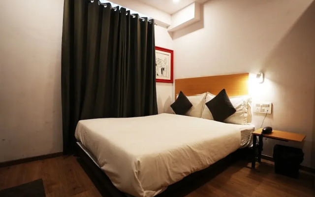 Hotel Townhouse @Udaipur City Railway Station