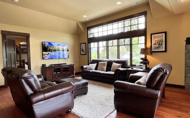 Rs156 Downtown Whitefish Experience