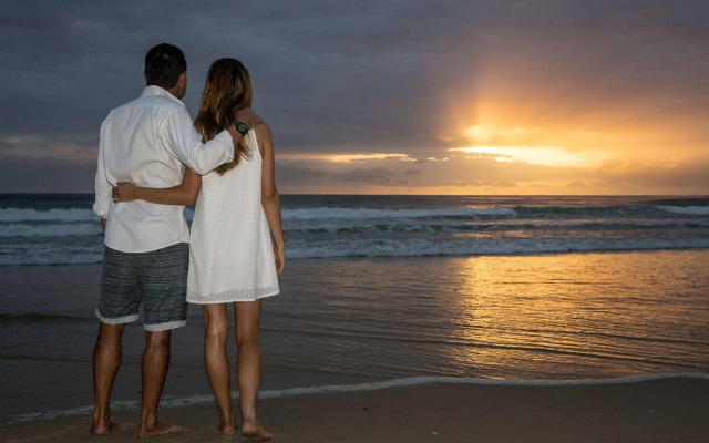 Golden Riviera Beach Resort