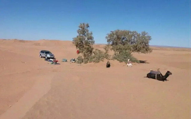 Erg Lihoudi Dunes & Bivouac