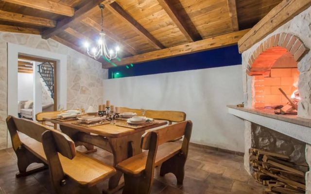 House for Rent Leila