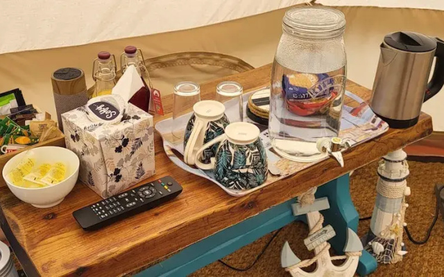 Campsite - The Ring Pub Glamping Pods