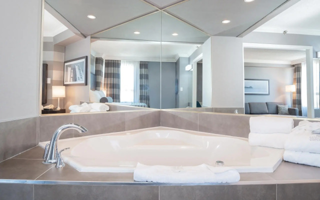 Sandman Signature Mississauga Hotel