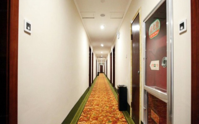 GreenTree Inn Nanchang Xihu Zhanqian West Road Sheng Jin Ta Business Hotel – Hotel Rooms – Shangrao