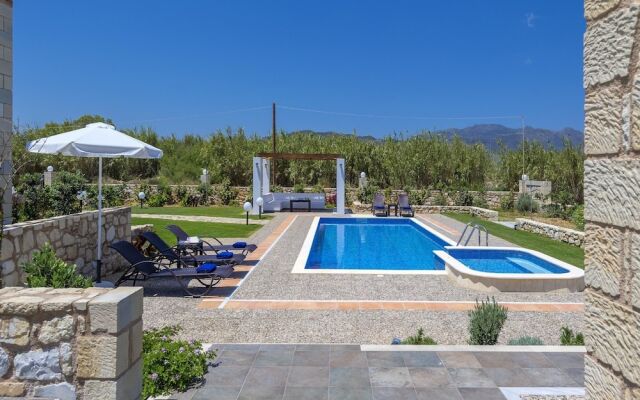 Azure Villa in Platanias