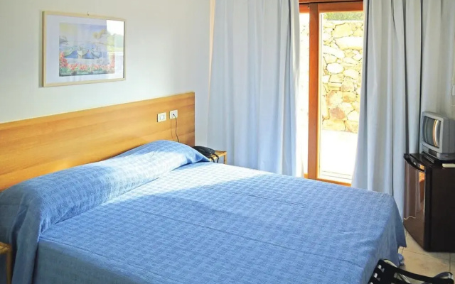 Apartment in Porto Pollo With Garden