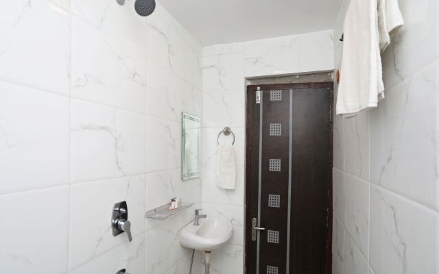 OYO 9193 Hotel Maple