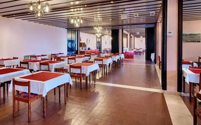 Hotel Issa