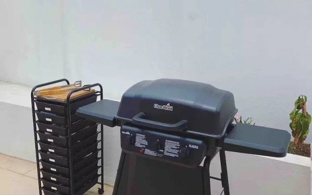 Palm Beach Vacaysuites - Coconut Suite - Top Floor