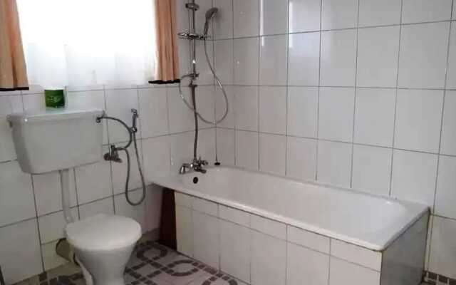 Emra Hotel
