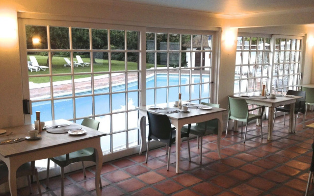 Whale Rock Luxury Lodge