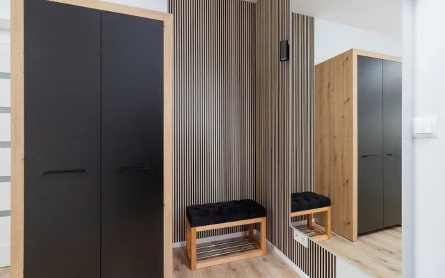 Apartment Bronowicka by Renters