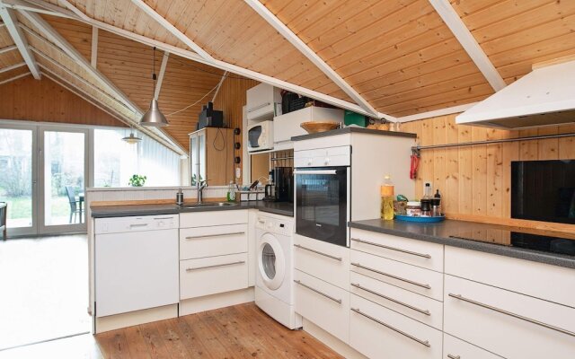 6 Person Holiday Home in Store Fuglede