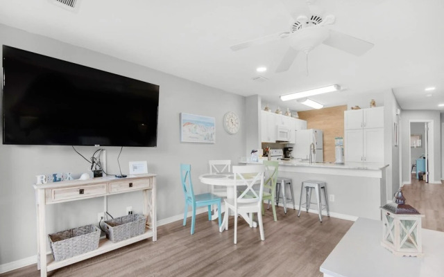 Seascape Lakefront Villas 128- Retreat Yourself