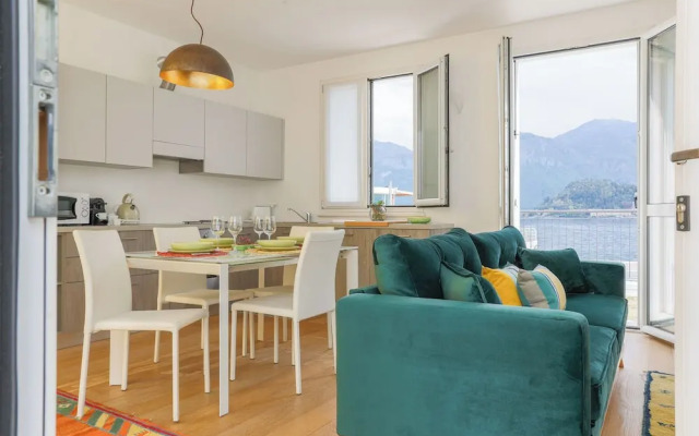 Lakefront Contemporary