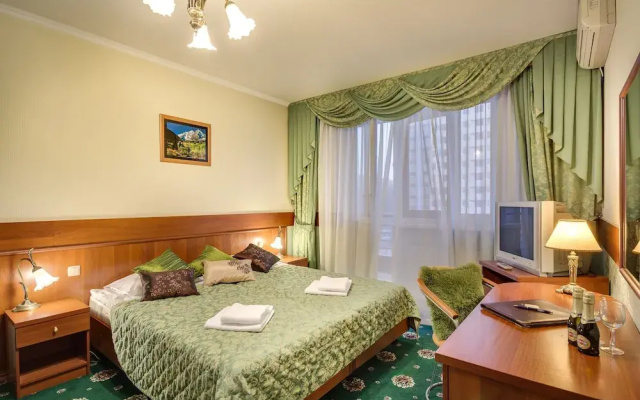 #514 OREKHOVO APARTMENTS near Tsaritsyno park