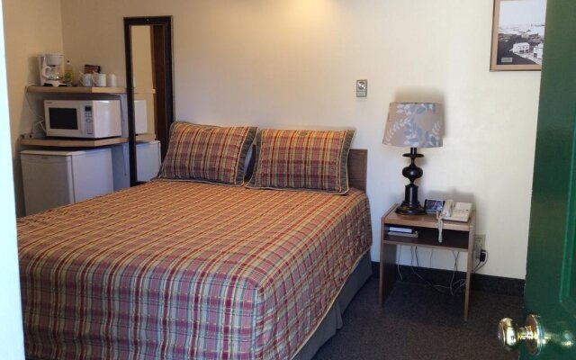 Maple Leaf Motel