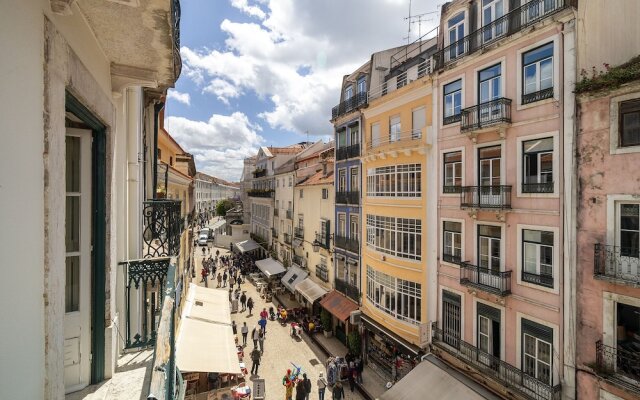 Lisbon's Heartbeat Your Premier Address