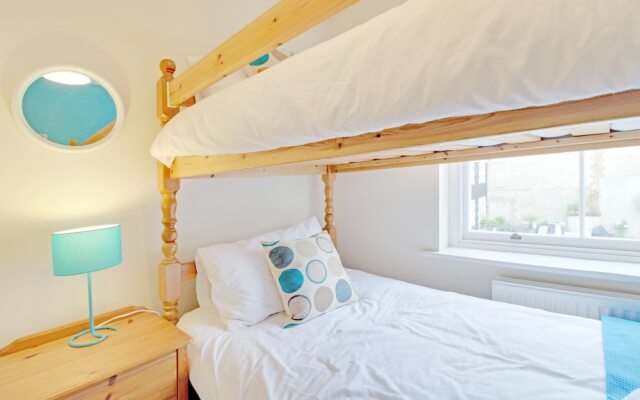 Brighton Getaways - Beach Lodge House