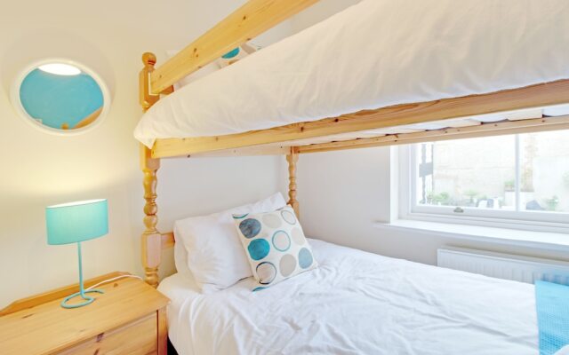 Brighton Getaways - Beach Lodge House