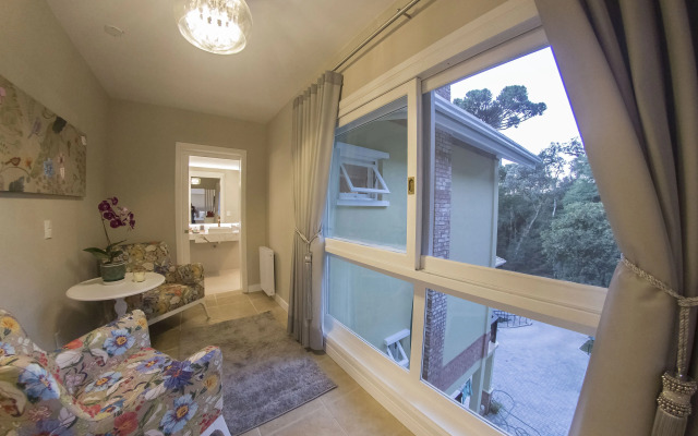 Hotel Pinheiros do Caracol