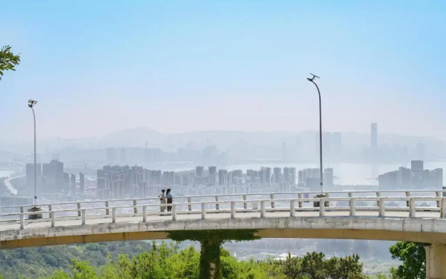 W Xiamen