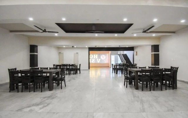 Hotel V Seven by OYO Rooms