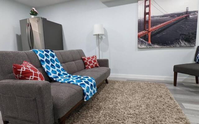 Serene & Modern 1Bed Suite + Close To Airport