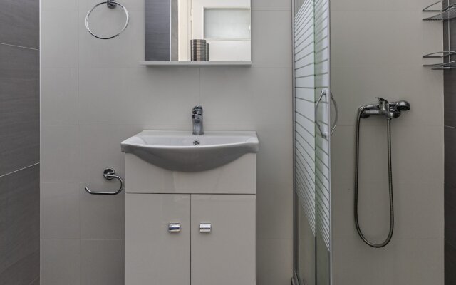 Comfy Central Square Gem with Terrace