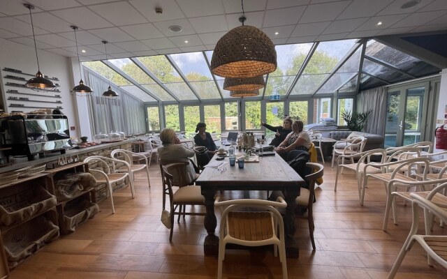 Holbrook Manor & Spa.